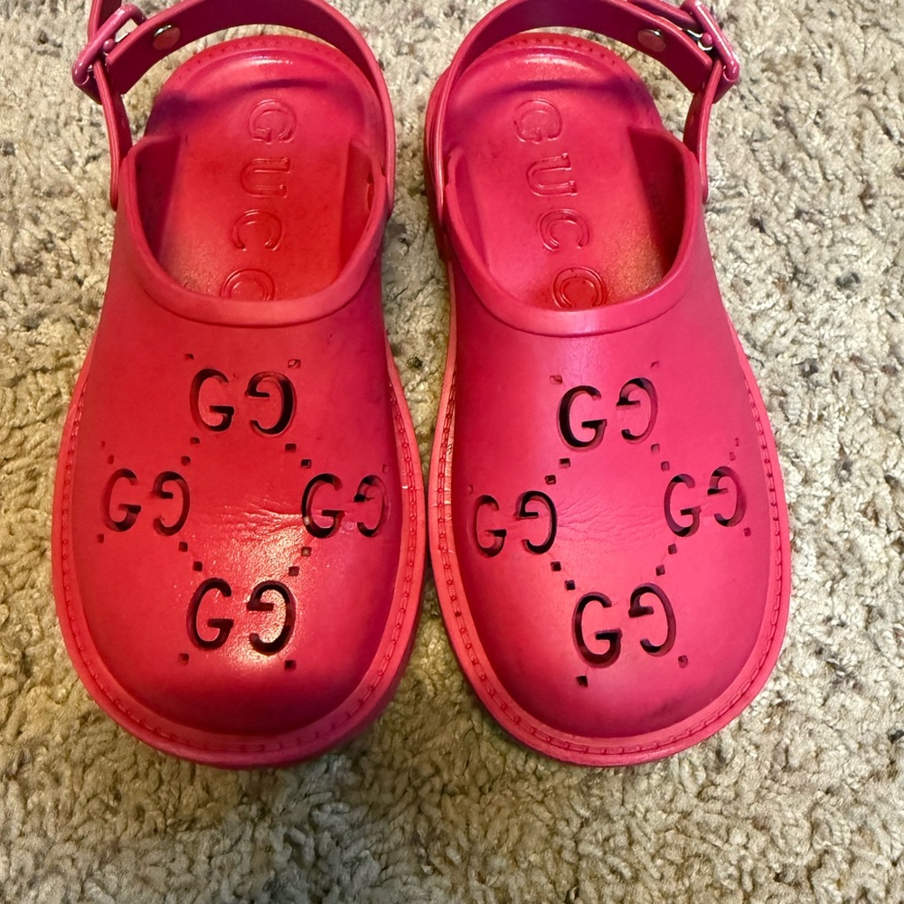 Gucci Red Sandals with Iconic Monogram Pattern